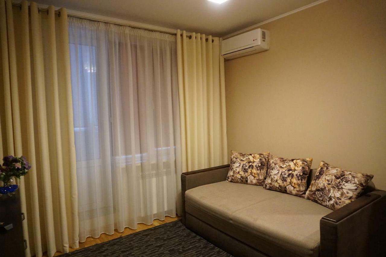 Квартира Рядом С Метро Kharkov Ngoại thất bức ảnh